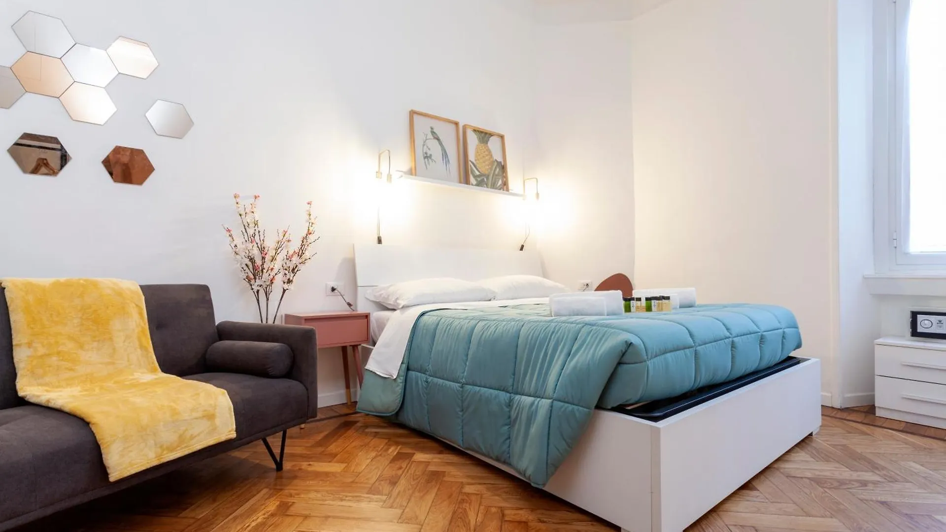 Central 6 Min From Duomo Design Apt In Milan 0*,  Italie