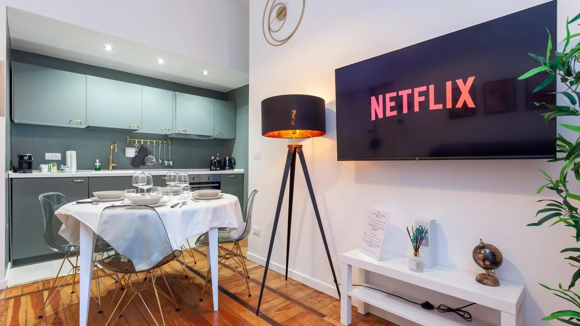 Central 6 Min From Duomo Design Apt In Milan location
